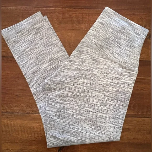 Lululemon | Wunder Under Crop (Hi-Rise) - Picture 5 of 7